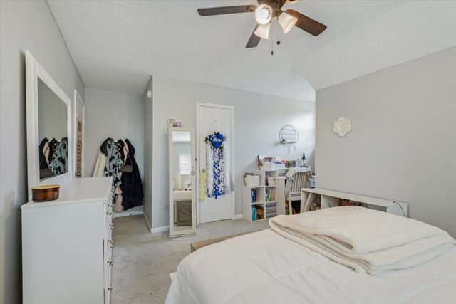 301 Bull Run Drive, League City, TX 77573