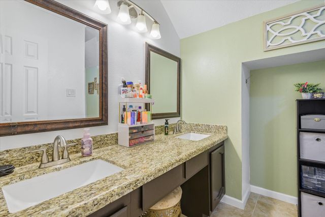 301 Bull Run Drive, League City, TX 77573