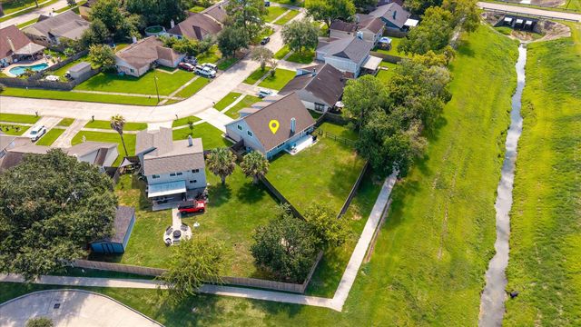 301 Bull Run Drive, League City, TX 77573