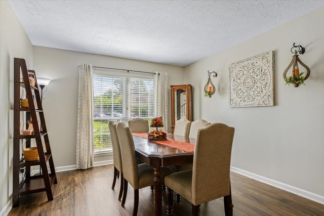 301 Bull Run Drive, League City, TX 77573