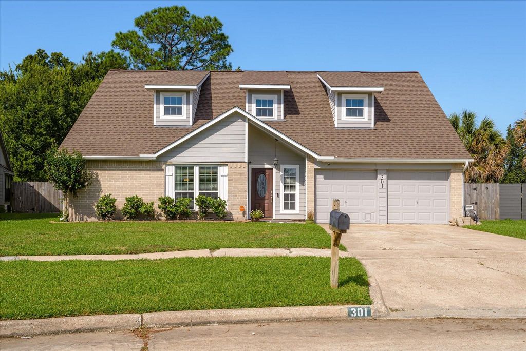 301 Bull Run Drive, League City, TX 77573