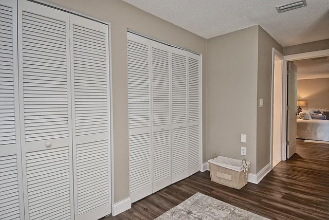 2121 WOOD STREET 201, Sarasota, FL 34237