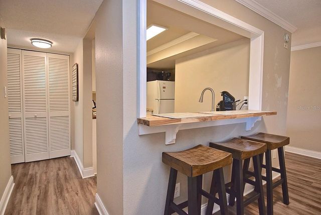 2121 WOOD STREET 201, Sarasota, FL 34237