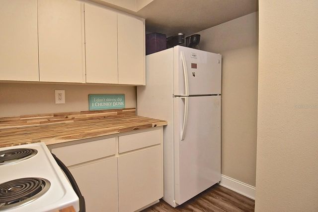 2121 WOOD STREET 201, Sarasota, FL 34237