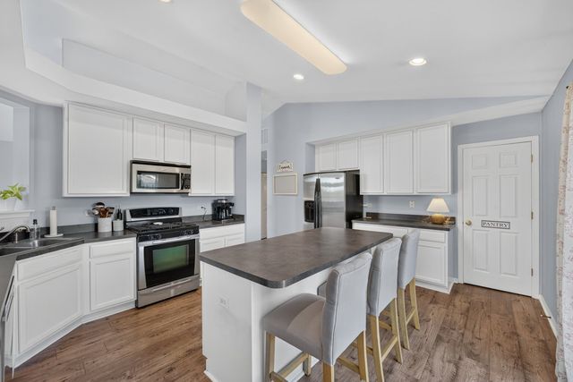 2264 Summerlin Drive 2264, Aurora, IL 60503