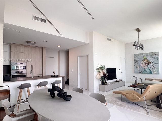 950 Brickell Bay Drive 5608, Miami, FL 33131