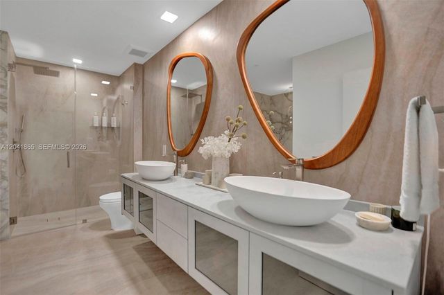 950 Brickell Bay Drive 5608, Miami, FL 33131