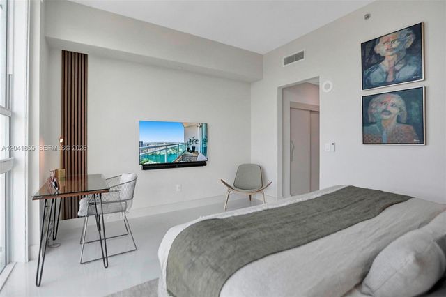 950 Brickell Bay Drive 5608, Miami, FL 33131