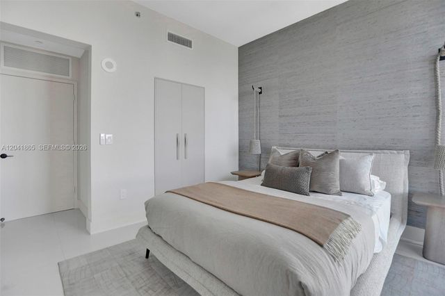 950 Brickell Bay Drive 5608, Miami, FL 33131