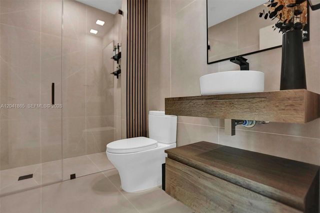 950 Brickell Bay Drive 5608, Miami, FL 33131