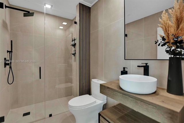 950 Brickell Bay Drive 5608, Miami, FL 33131
