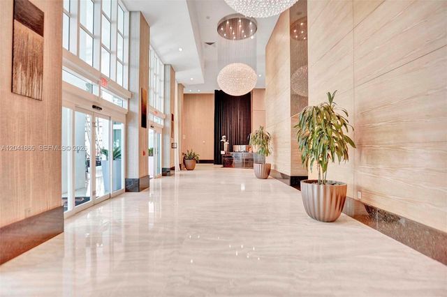 950 Brickell Bay Drive 5608, Miami, FL 33131