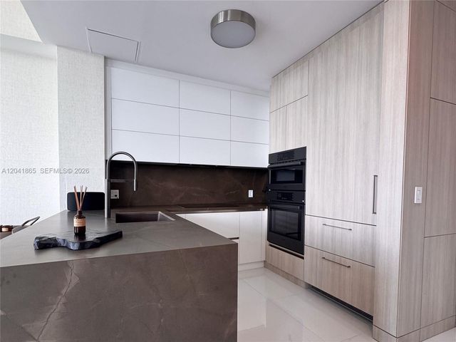 950 Brickell Bay Drive 5608, Miami, FL 33131
