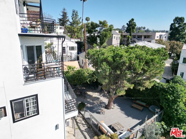 960 N Micheltorena Street, Los Angeles, CA 90026