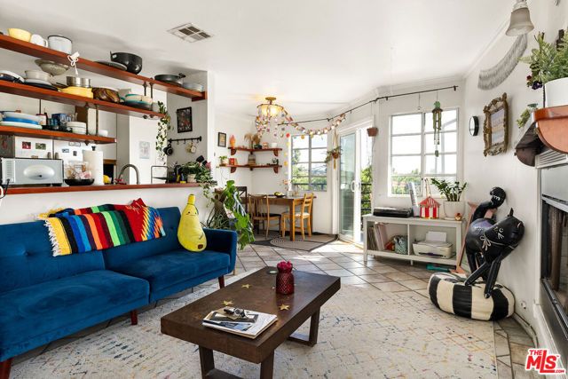 960 N Micheltorena Street, Los Angeles, CA 90026