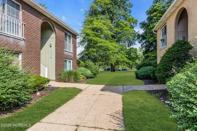 510 Harding Road 8, Freehold, NJ 07728