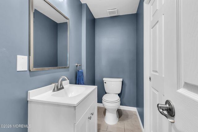 510 Harding Road 8, Freehold, NJ 07728