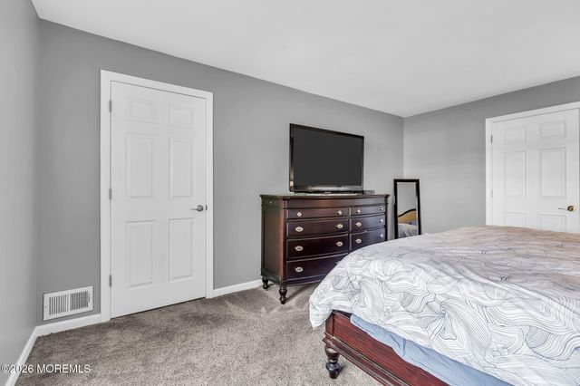 510 Harding Road 8, Freehold, NJ 07728