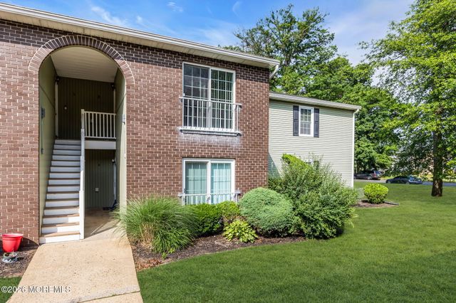 510 Harding Road 8, Freehold, NJ 07728