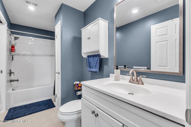 510 Harding Road 8, Freehold, NJ 07728