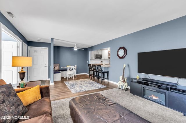 510 Harding Road 8, Freehold, NJ 07728
