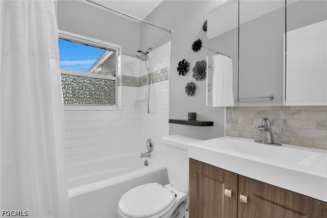 1442 Byron RD, Fort Myers, FL 33919