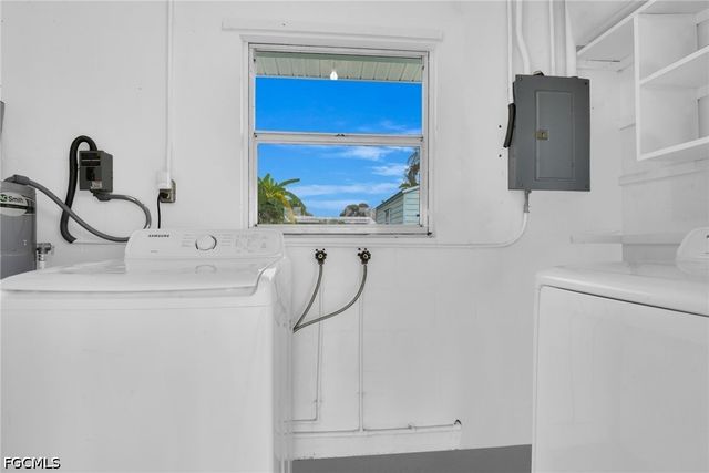 1442 Byron RD, Fort Myers, FL 33919