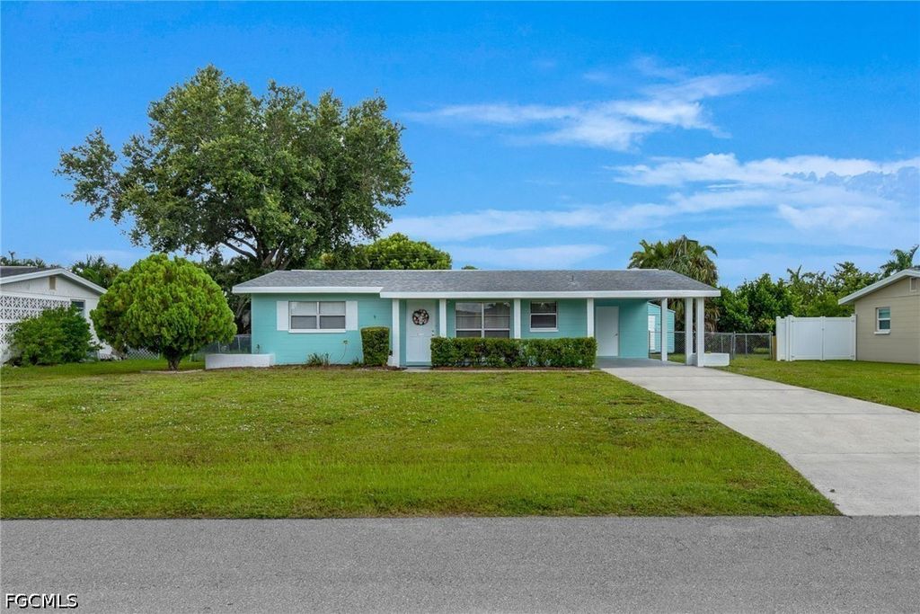1442 Byron RD, Fort Myers, FL 33919