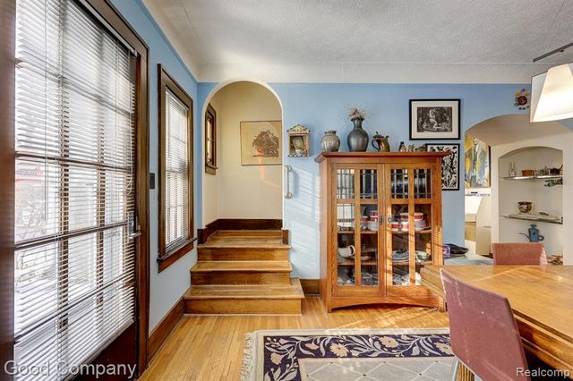 19 Oakdale Boulevard, Pleasant Ridge, MI 48069