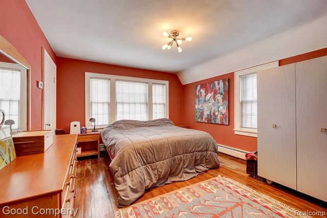 19 Oakdale Boulevard, Pleasant Ridge, MI 48069