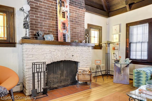 19 Oakdale Boulevard, Pleasant Ridge, MI 48069