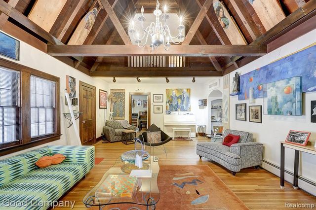 19 Oakdale Boulevard, Pleasant Ridge, MI 48069