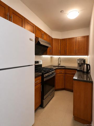 104-64 39th Avenue 4A, Corona, NY 11368