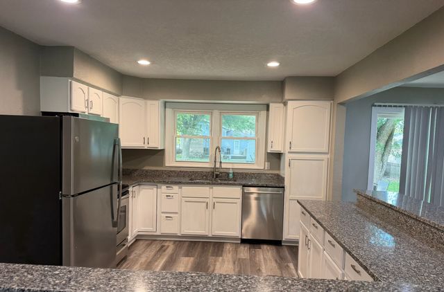 138 Greenfield Parkway, Des Moines, IA 50320