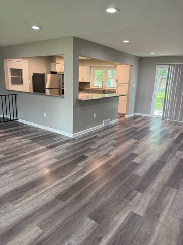 138 Greenfield Parkway, Des Moines, IA 50320