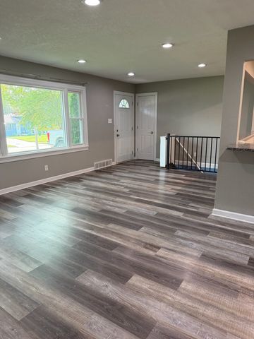 138 Greenfield Parkway, Des Moines, IA 50320