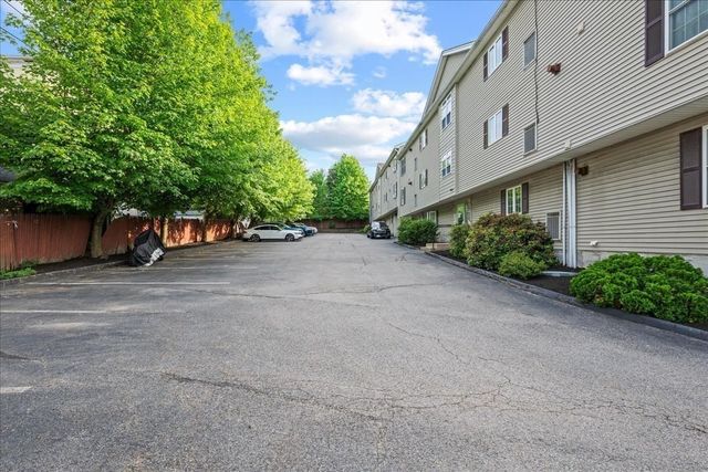 1 Hatfield St 5, Worcester, MA 01604