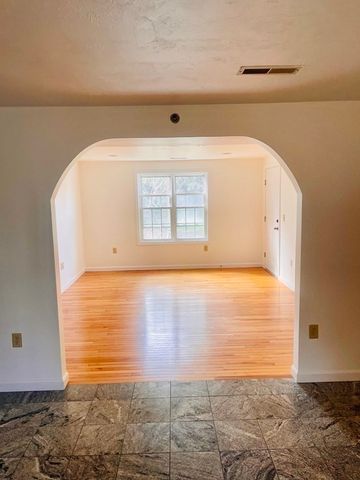 1 Hatfield St 5, Worcester, MA 01604