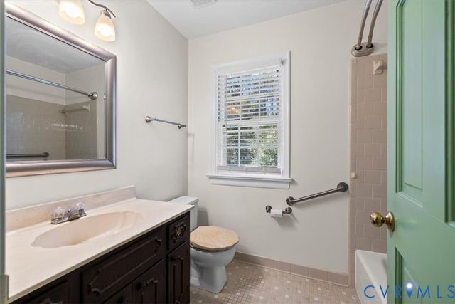 11716 Ivywood Rd, Chester, VA 23831