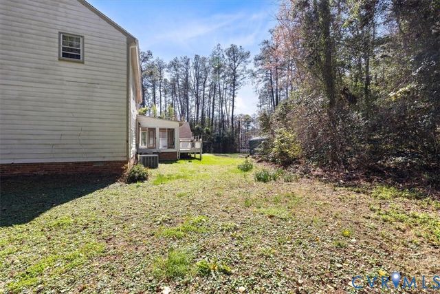11716 Ivywood Rd, Chester, VA 23831