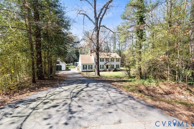 11716 Ivywood Rd, Chester, VA 23831