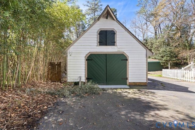 11716 Ivywood Rd, Chester, VA 23831