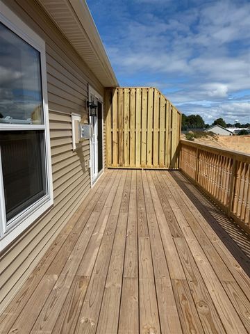 1933 Pine Ridge Drive, Manistee, MI 49660