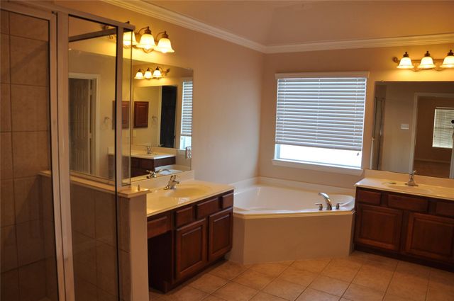 2170 Brittany Colony Drive, League City, TX 77573