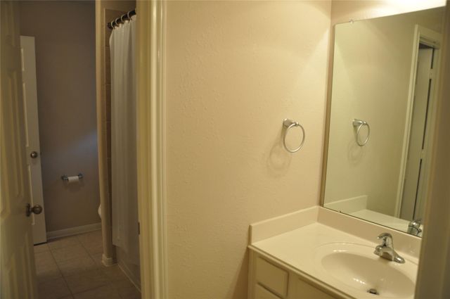 2170 Brittany Colony Drive, League City, TX 77573