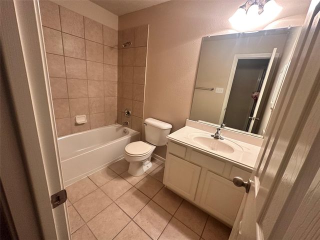 2170 Brittany Colony Drive, League City, TX 77573