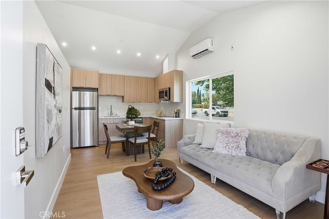 6670 Platt, West Hills, CA 91307