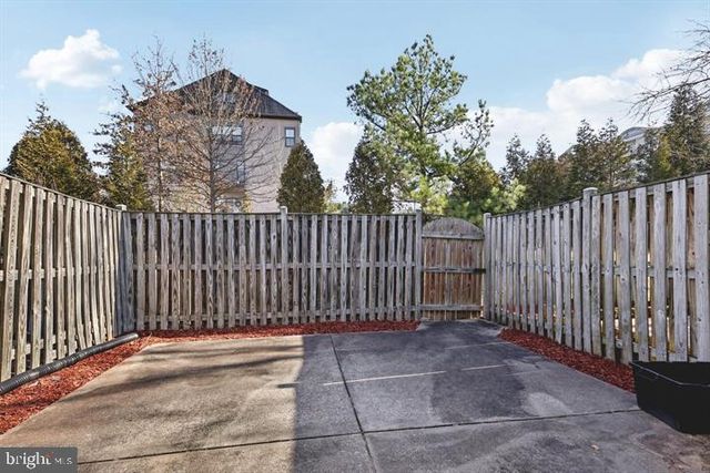 5555 FIRST STATESMAN LN, Alexandria, VA 22312