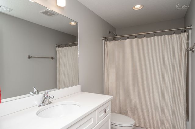 1516 NE Mocking Bird Lane, Grimes, IA 50111