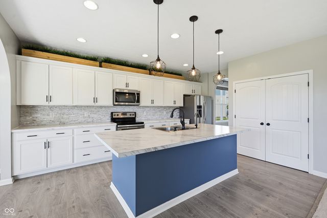 882 Oaklawn Drive, Westfield, IN 46074